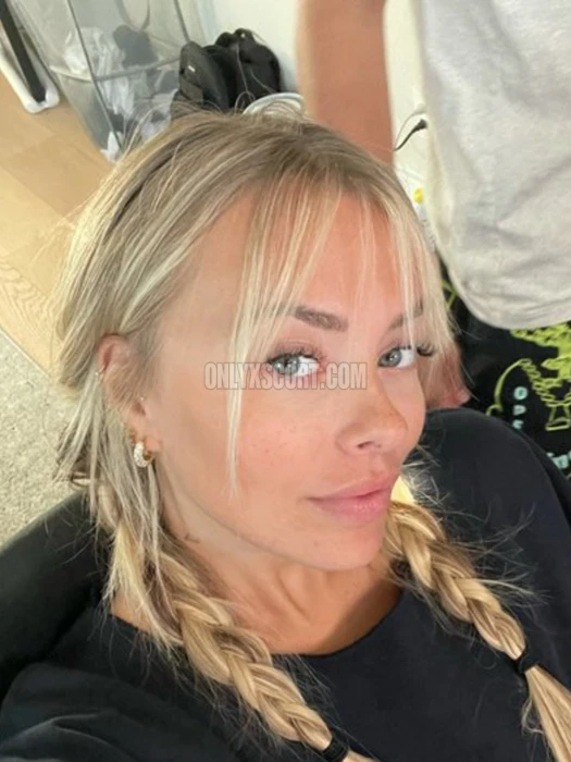 Escort girl Delphine à Châlons-en-Champagne - Photo 1