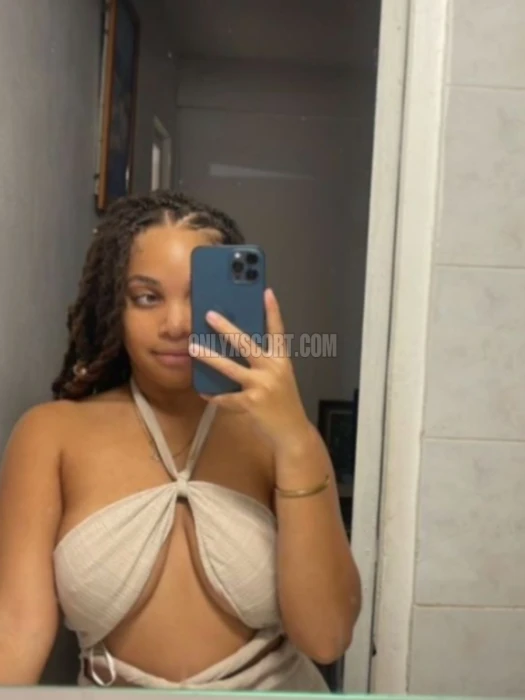 Escort girl eloise à Paris - Photo 2