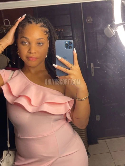 Escort girl eloise à Paris - Photo 3